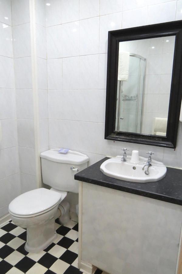 Watson Lodge Guest House Galashiels Ngoại thất bức ảnh